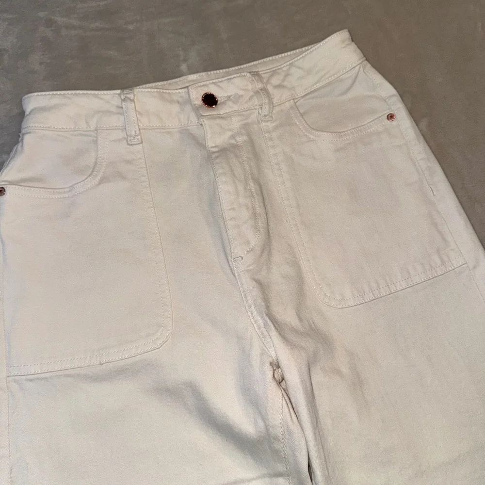 DL1961 Marianna Hewitt Hepburn High Rise Wide Leg Jeans Eggshell White 28
